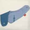 Hellblaue Streifen mit Jeans und Rheinturm